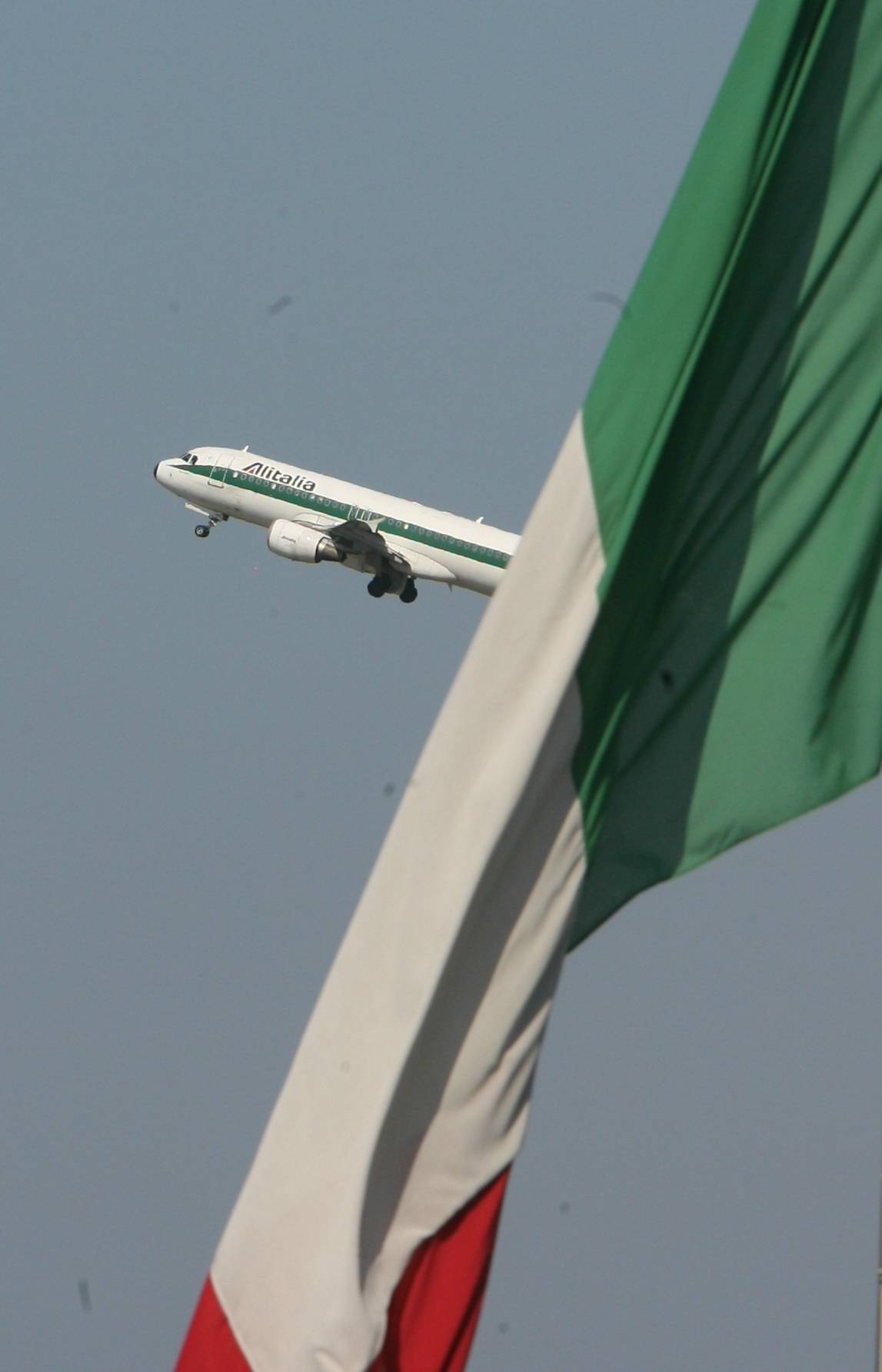 Alitalia, sì definitivo del Senato: il decreto è legge