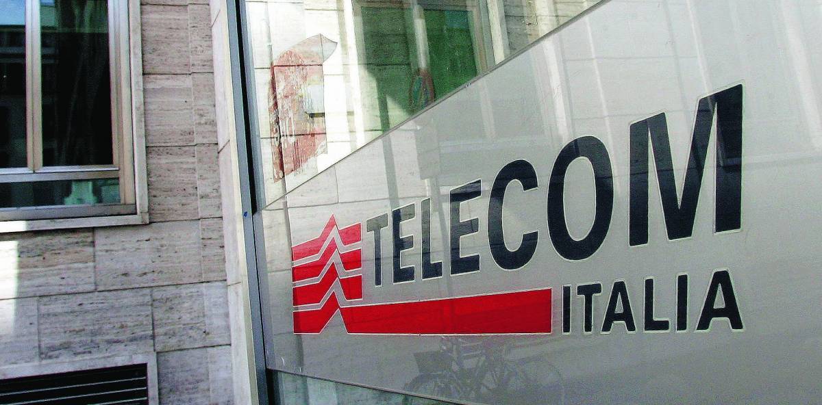 «Telecom, indebitata ma ancora solida»