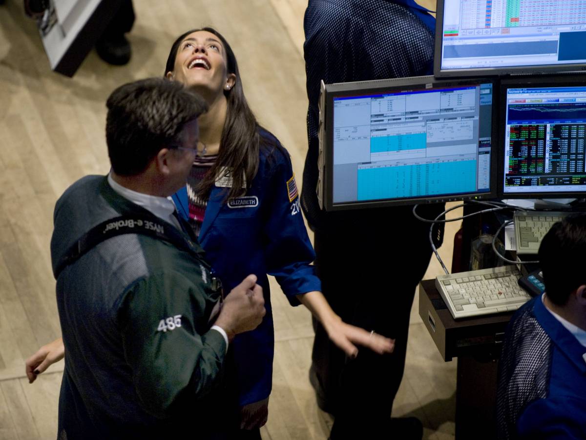 Wall Street vola: +10%. Borse Ue in altalena