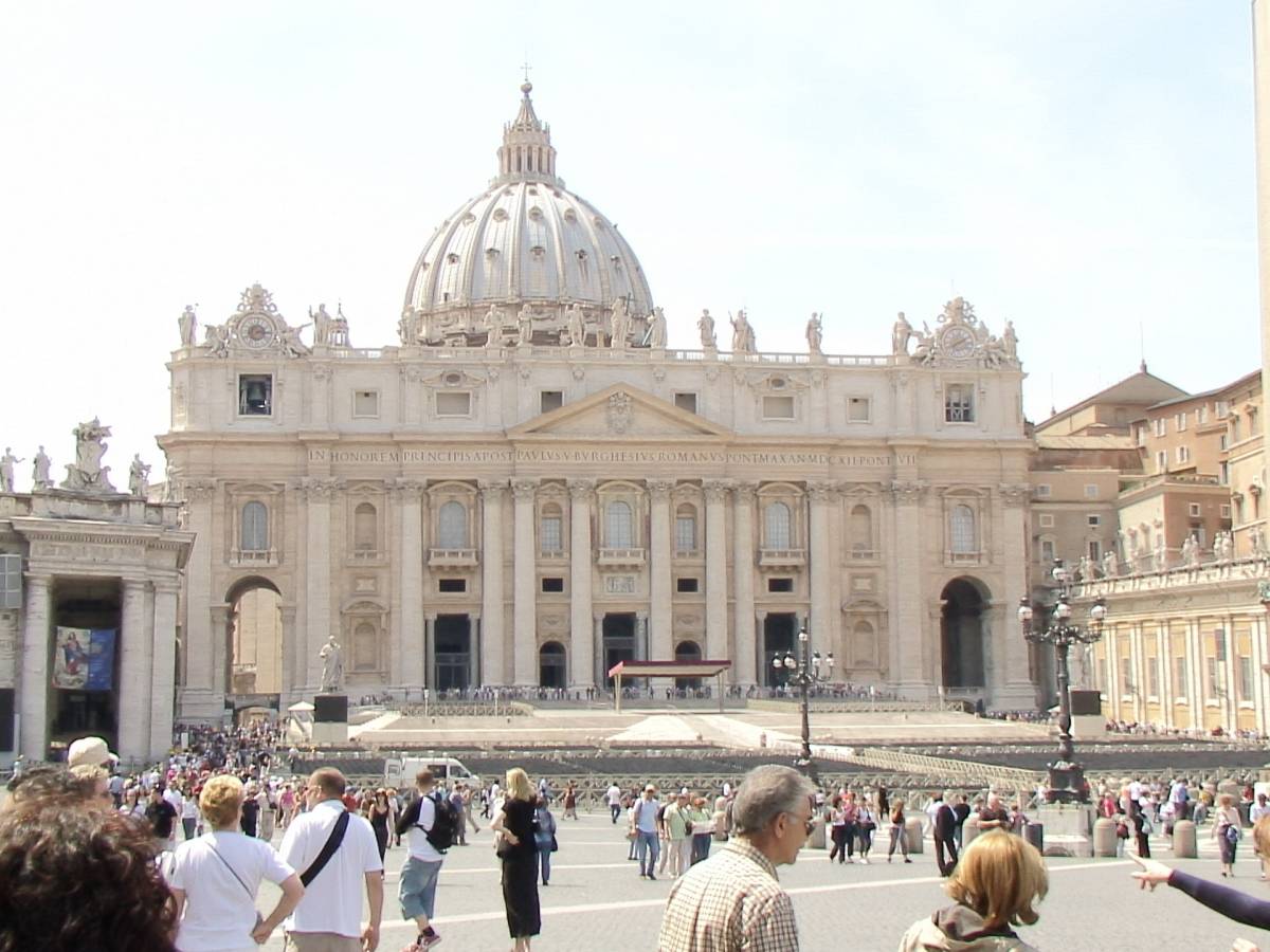 Meritrocrazia in Vaticano 
ora si timbra il cartellino