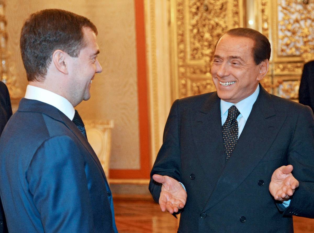 Russia, Berlusconi: intesa su scenari politici 
Sulla Georgia: "C'è stata grossa disinformazione"
