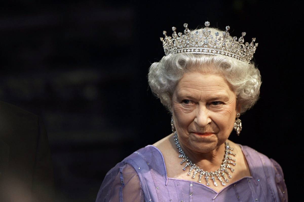 Inghilterra, la Regina Elisabetta 
tra cinque anni potrebbe abdicare