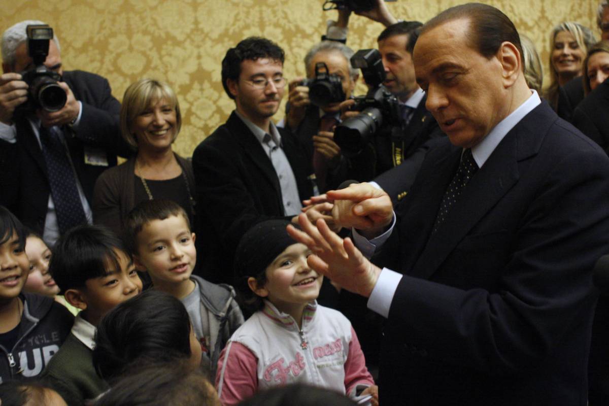 Berlusconi: aiuti alle famiglie disagiate