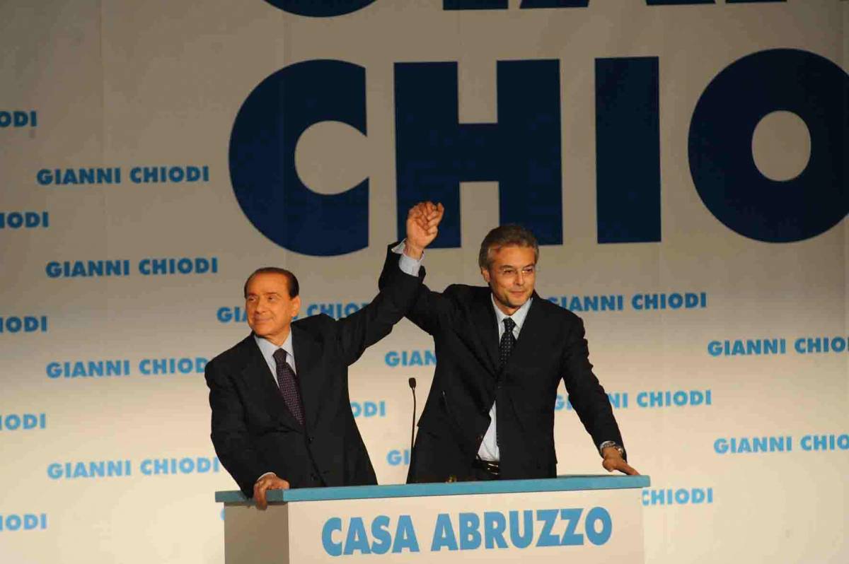 "Niente patti con l’Udc. Di Pietro? Un violento"