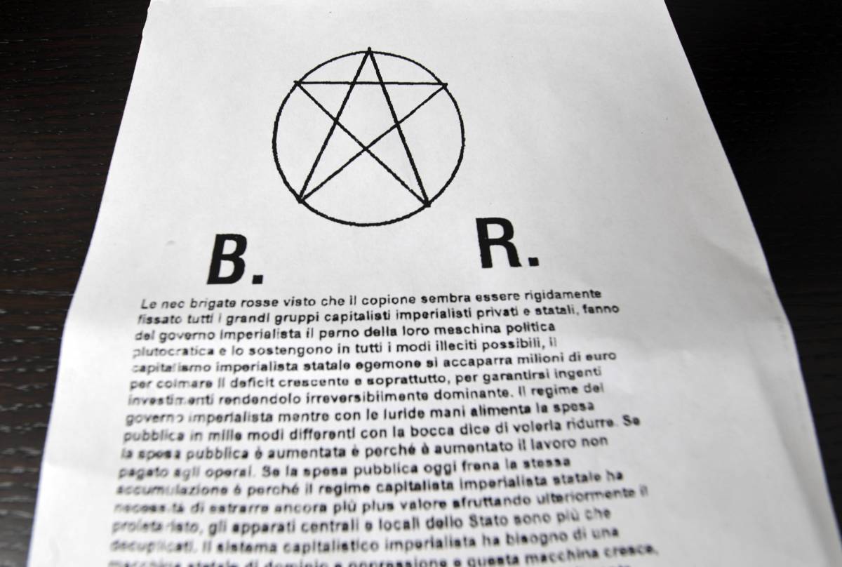 Volantino con minacce delle Br a La Spezia