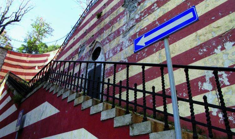 Tursi si decide a restaurare la scalinata di via Palestro