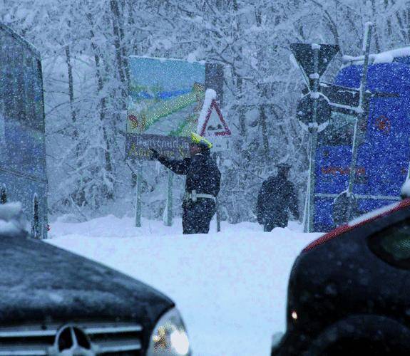 Vento, ghiaccio e neve  mettono la Liguria in ginocchio