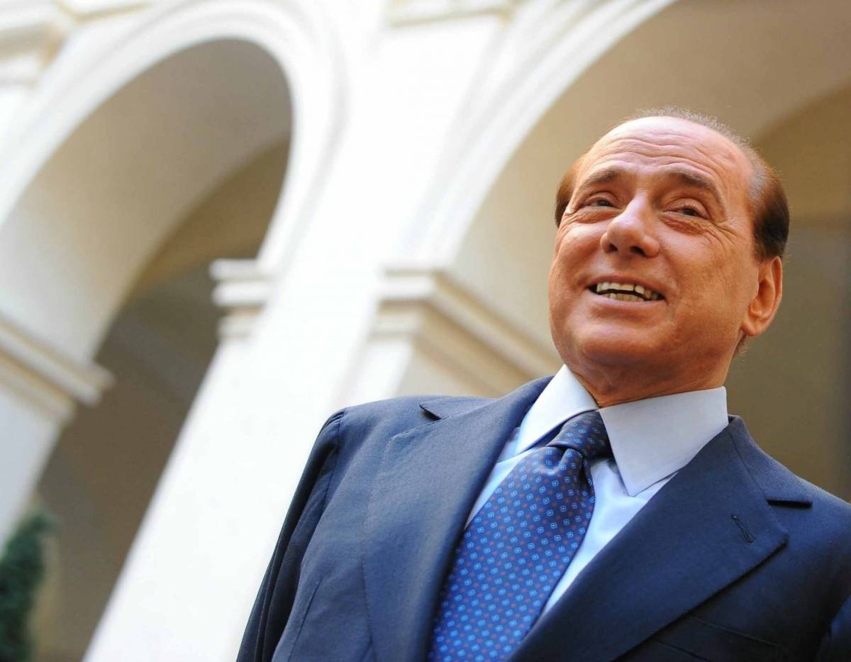 Web, Berlusconi al G8: 
"Regolamentare internet"
