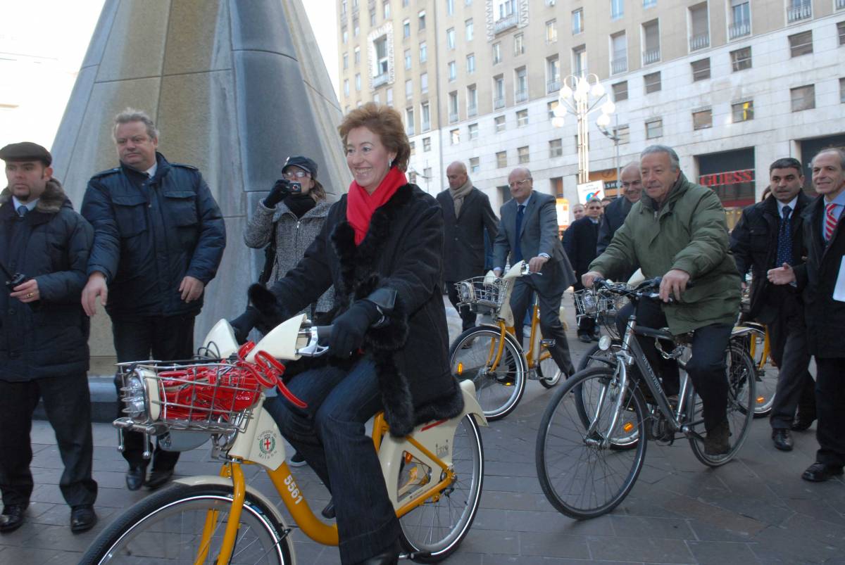 Milano in verde: ecco il bike sharing 
A disposizione 850 bici per la città