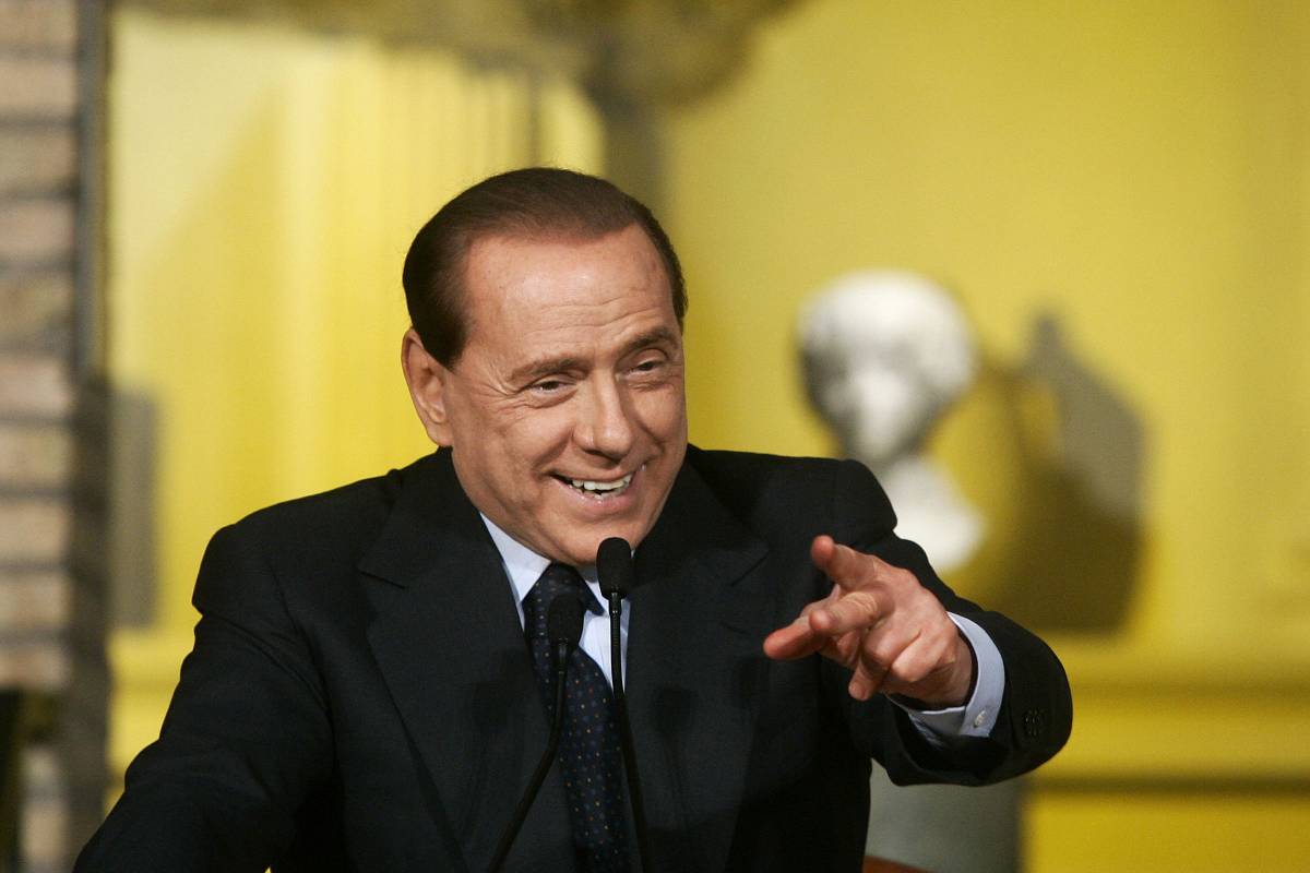 Berlusconi: "Salvare Alitalia, gesto da patrioti"