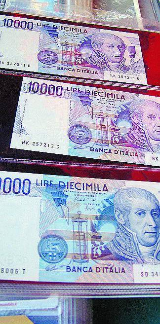 La rivincita della vecchia lira: prima era svalutata oggi i collezionisti la pagano il doppio del suo valore