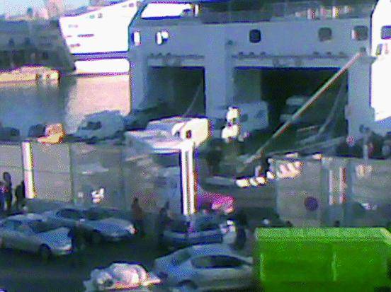 Così dal porto di Genova entrano i clandestini senza alcun controllo
