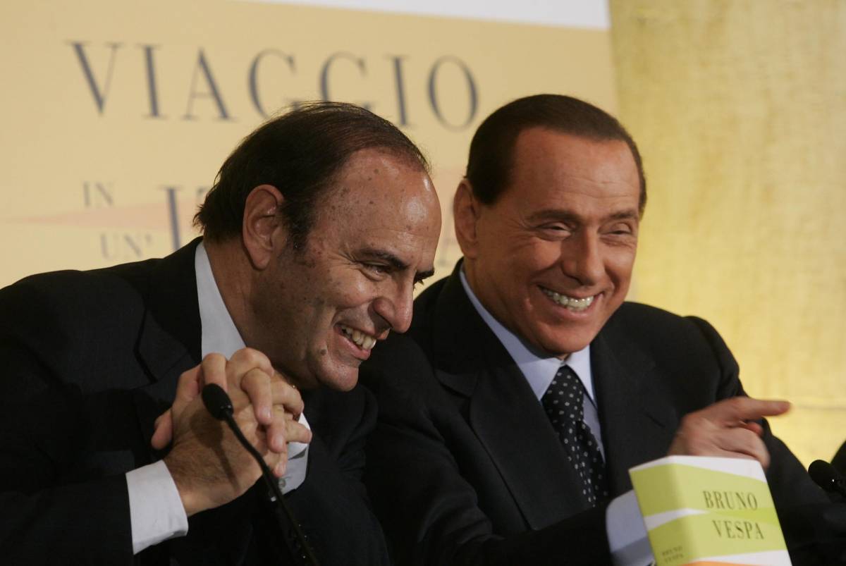 Berlusconi accelera sulla giustizia:  
"La Costituzione si può cambiare"