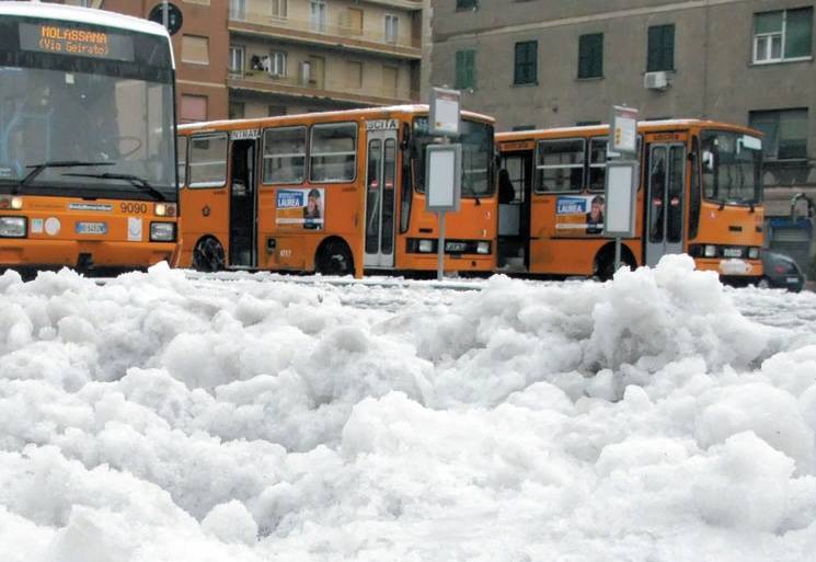 Oggi è ancora allerta gelo: adesso fa paura il ghiaccio