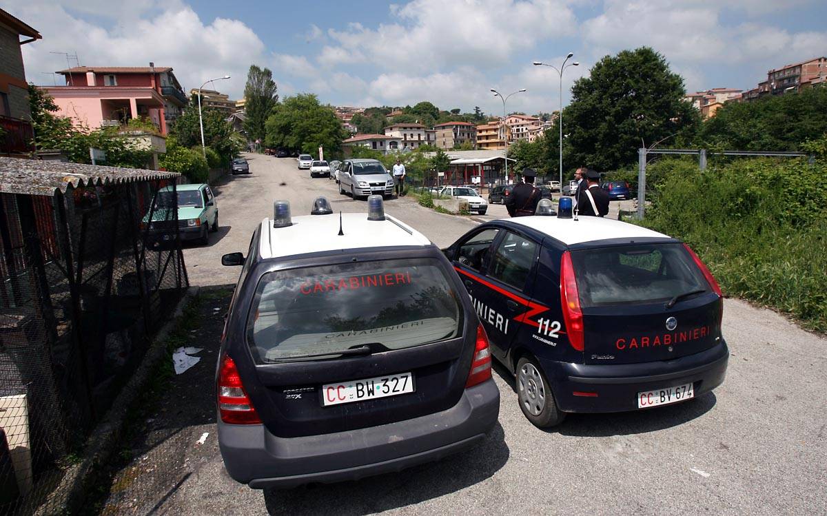 Vibo, sparatoria: 2 morti 
Ferito l'autista del bus: 
trasportava sette bimbi