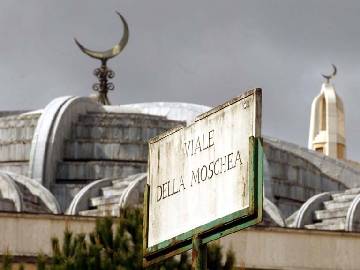 Islam, Vaticano: sì a nuove moschee in Europa