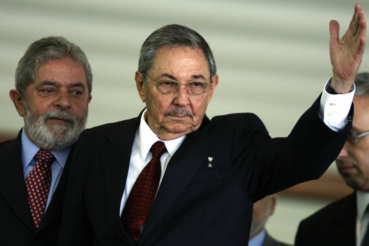 Raul Castro corteggia Obama: "Dialoghiamo"