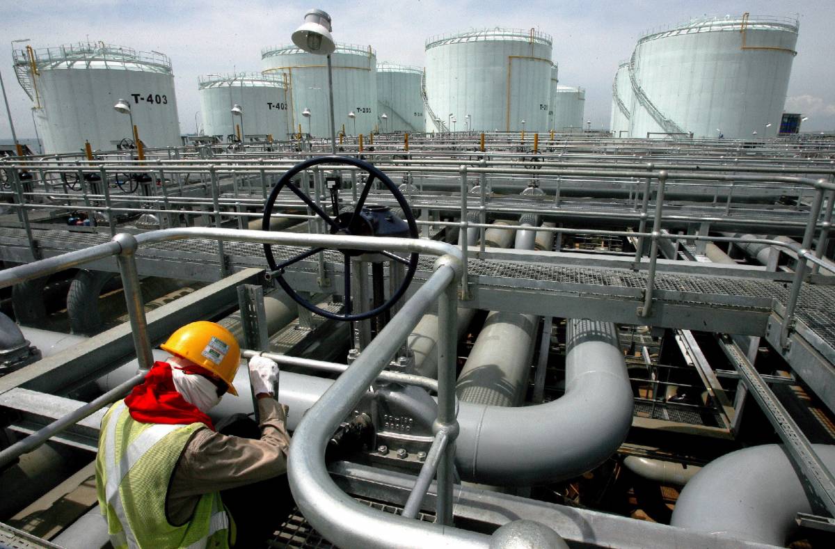 Petrolio "in saldo": crolla a 33,4 dollari al barile
