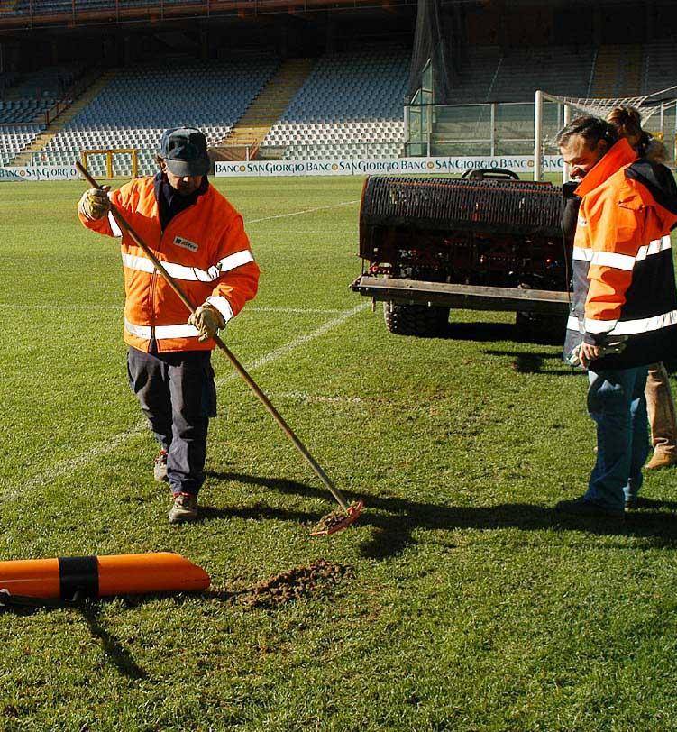 Tursi rifà il prato dello stadio