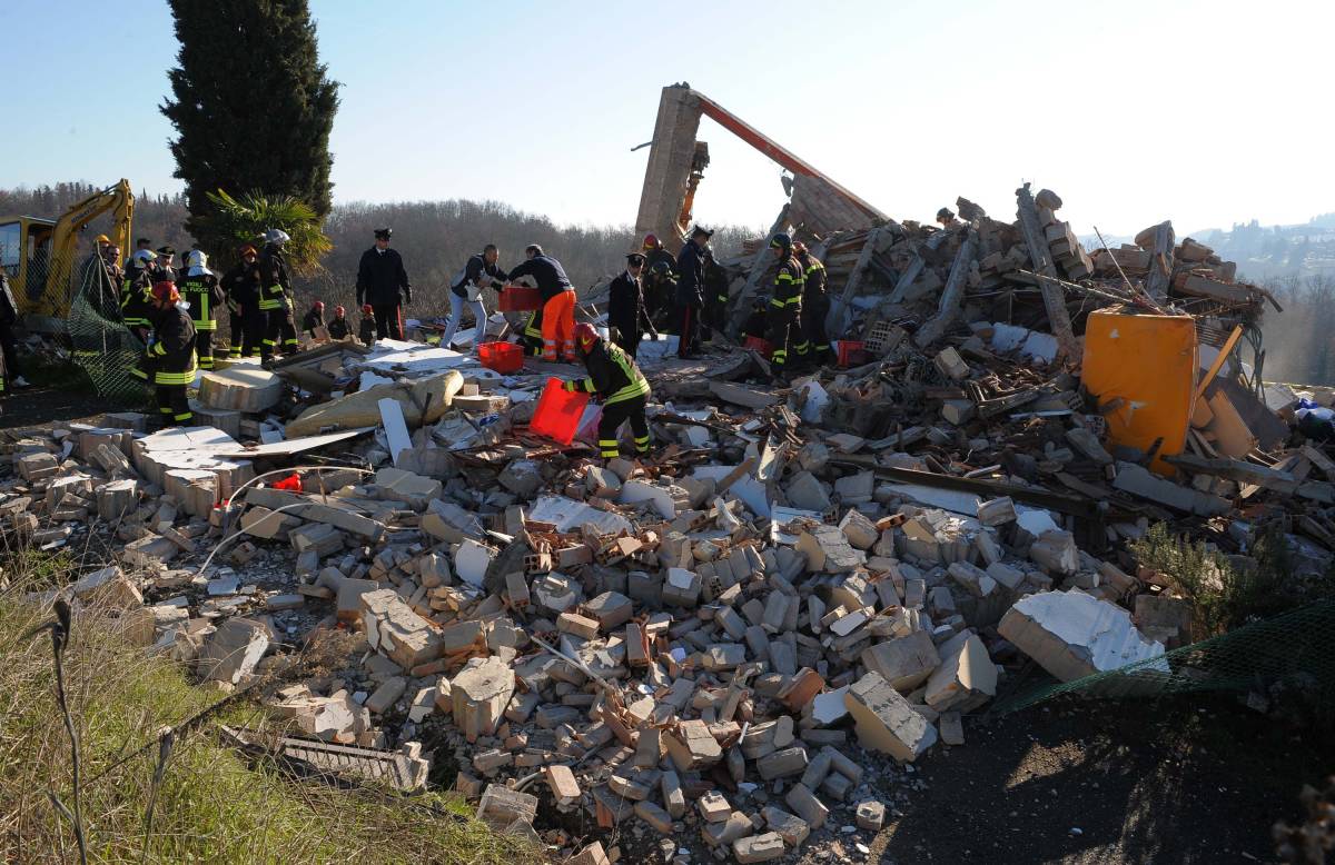 San Gimignano, esplode 
villetta: morta la 20enne