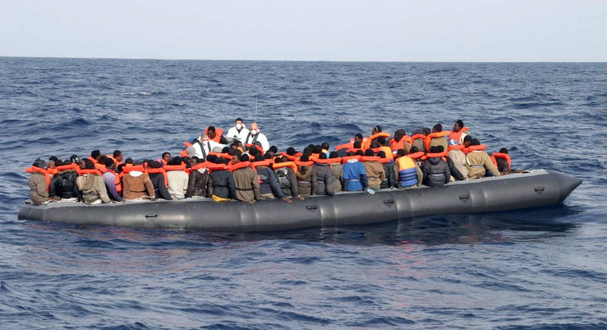 Immigrati, primi rimpatri da Lampedusa