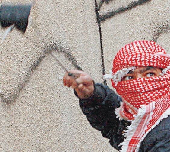 Tra i palestinesi di Nablus: "Hamas costruisce il potere sul sangue del suo popolo"