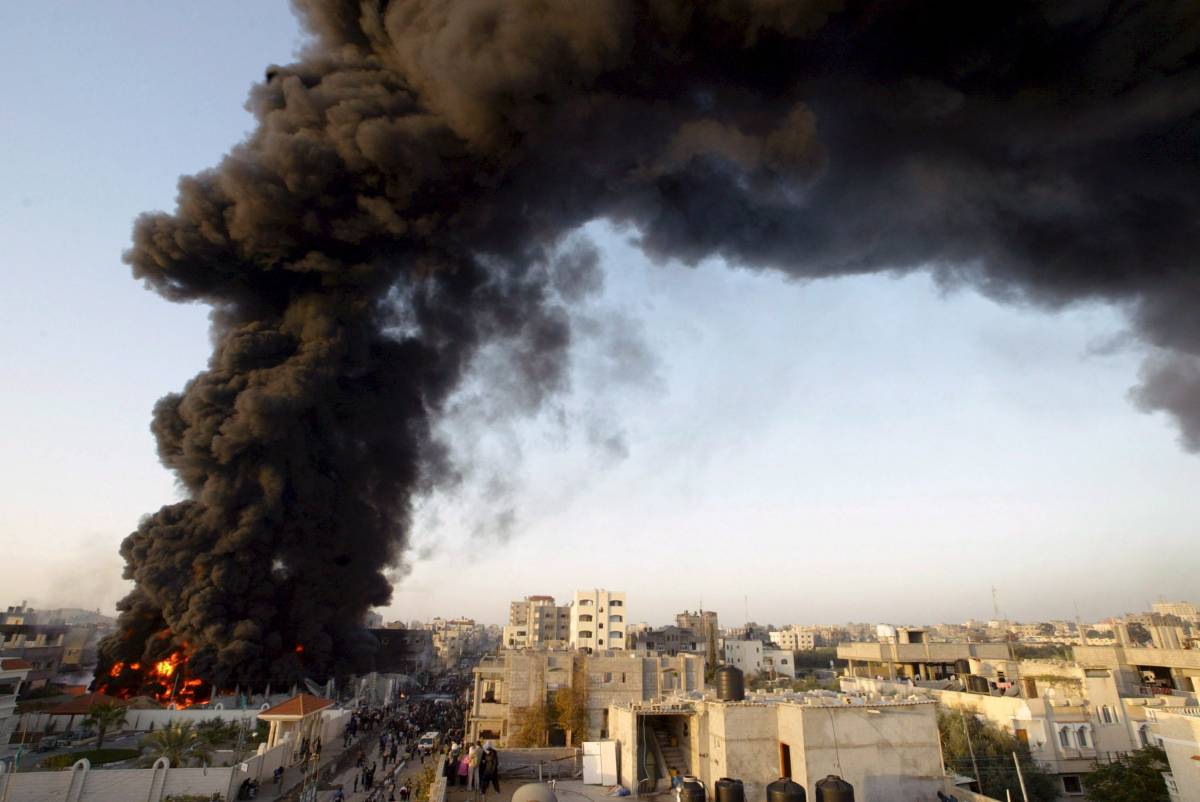 Israele: no alla tregua, l'offensiva prosegue 
Hamas: disposti a discutere proposte