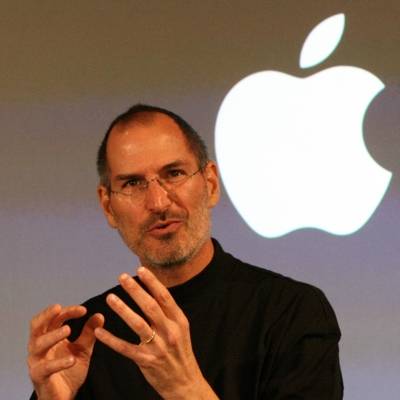 Steve Jobs non lascia la Apple: 
continuo con le cure ormonali