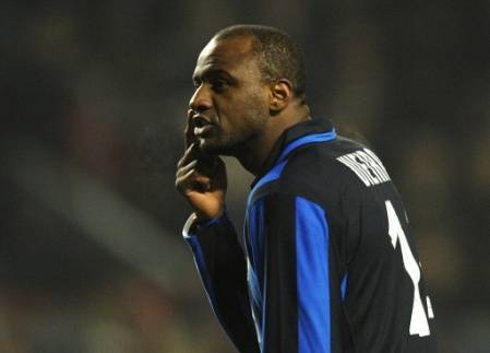 Vieira è rotto, l’Inter cerca un centrocampista