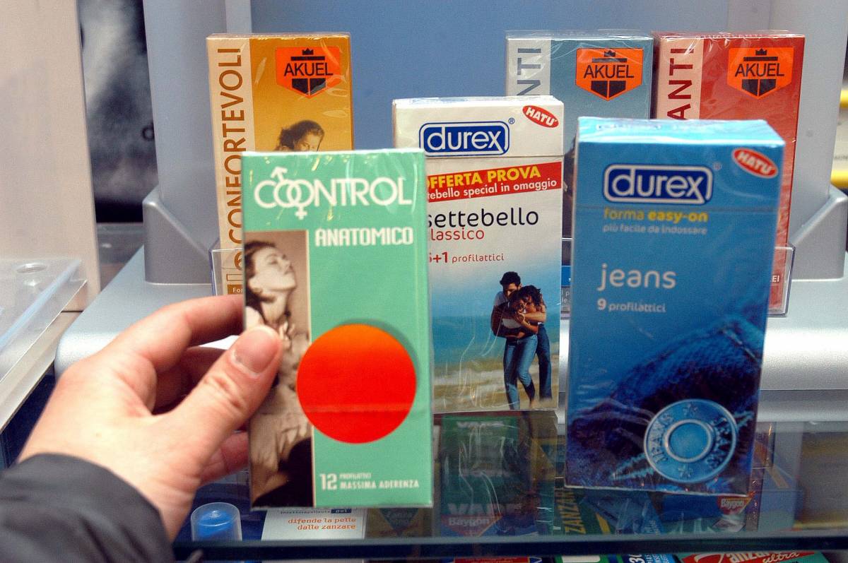 Cattolici contro Zapatero: no agli spot pro preservativo