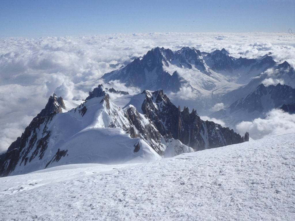 Tragedia in montagna: 4 alpinisti morti 
sul Monte Bianco