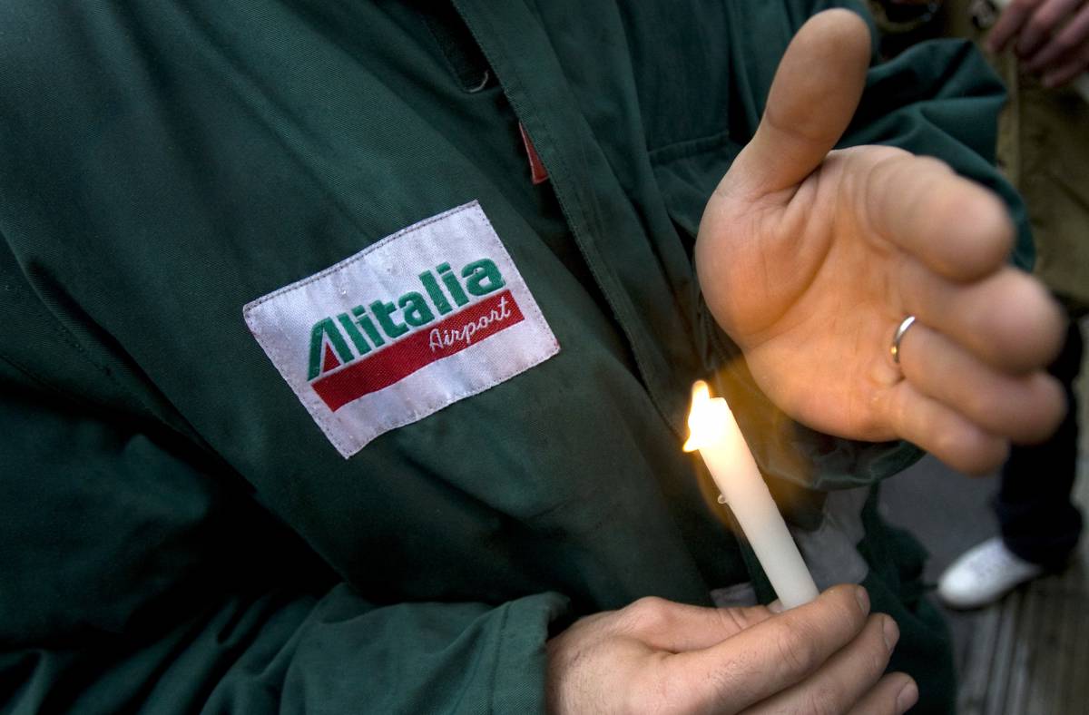 Il primo sciopero 
E la nuova Alitalia 
resta già a terra