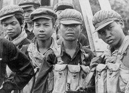 Cambogia, a processo per genocidio 
cinque ex capi dei Khmer rossi