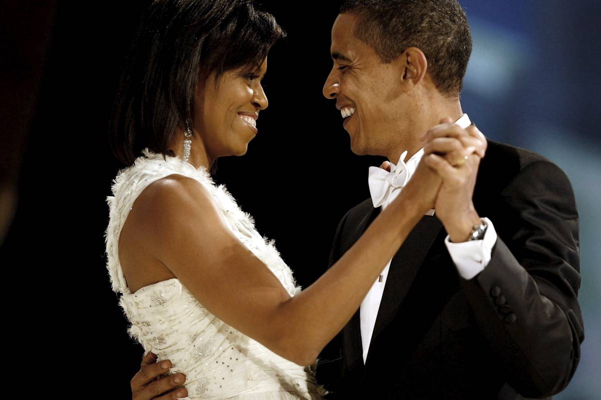 Obama pensa a Hillary e inciampa su Michelle