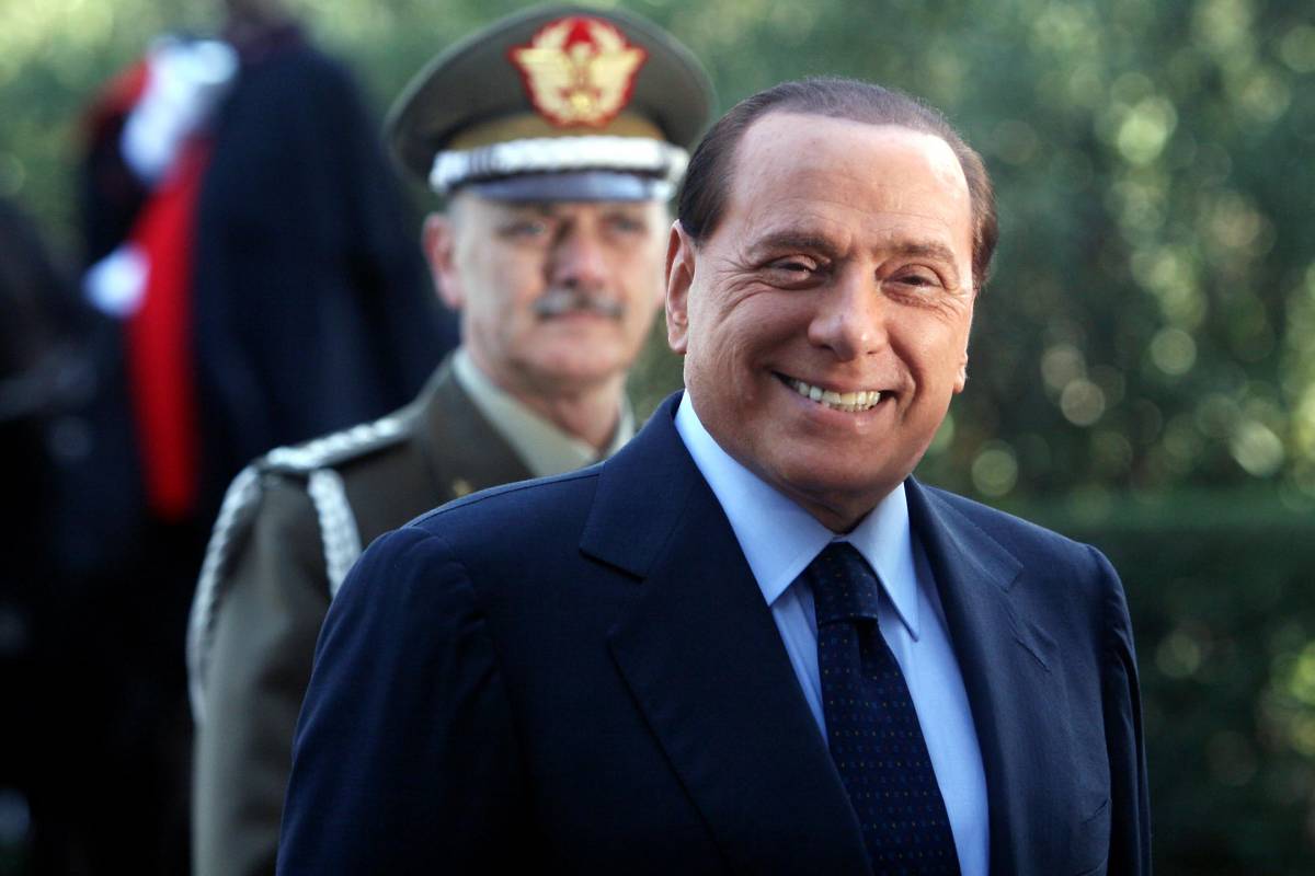 Berlusconi rilancia il presidenzialismo: 
"Dittatore? Il premier non ha poteri"