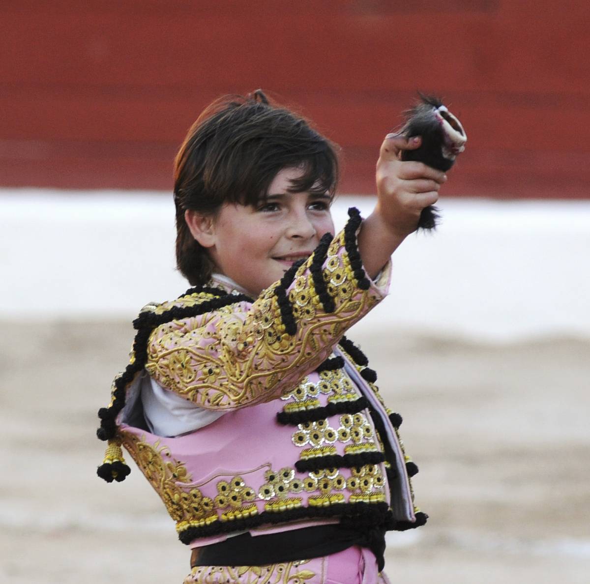 Il torero più piccolo del mondo 
ha ucciso sei tori in un giorno