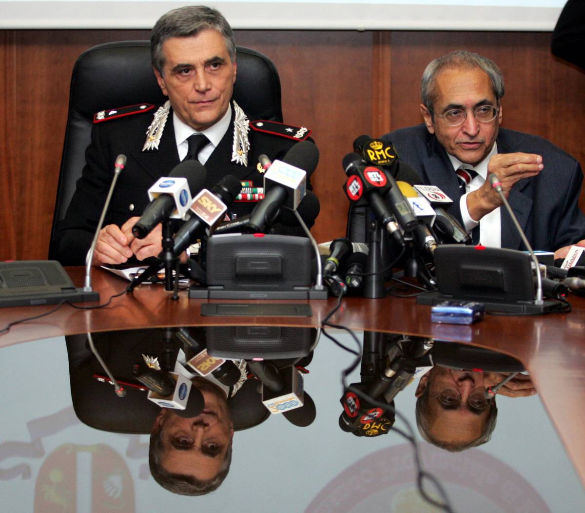 Guidonia, bomba carta contro negozio di romeni