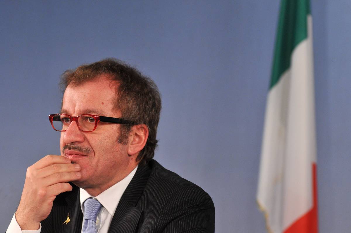 Immigrazione, Maroni: "L'Europa non fa niente"