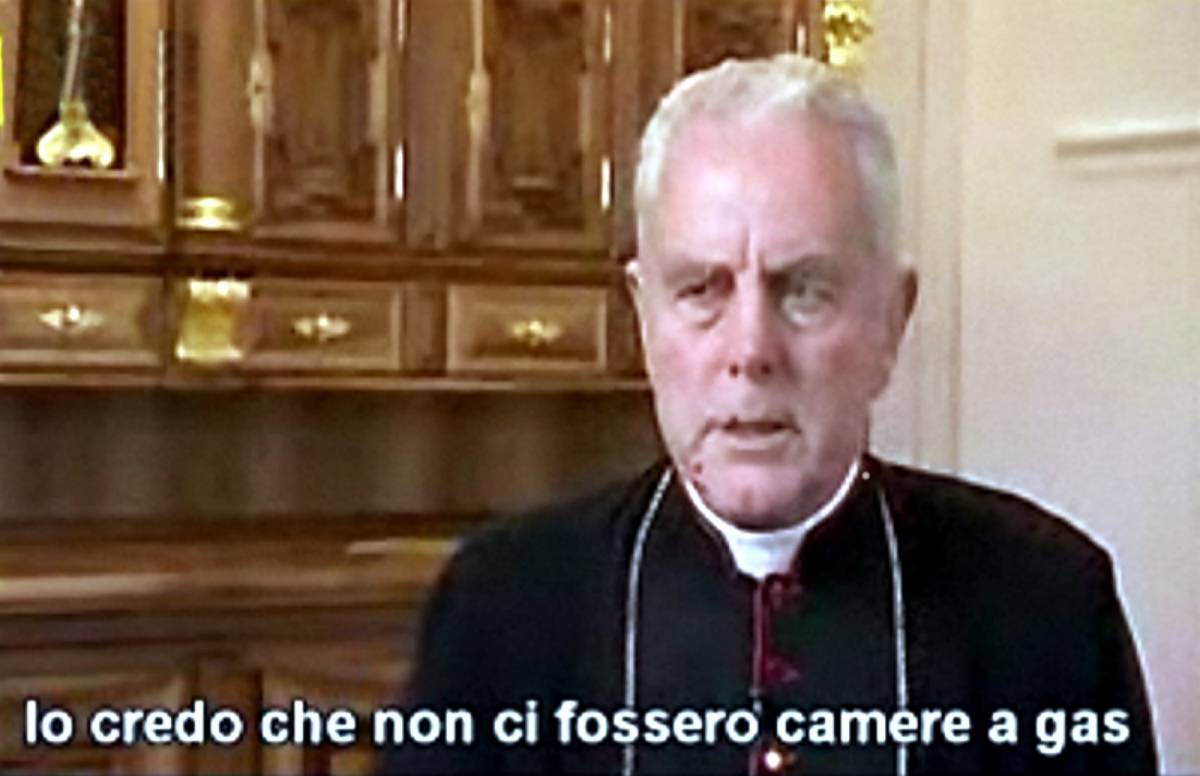 Il Vaticano bacchetta 
i lefebvriani: "Chi nega  
la Shoah, nega la Croce"