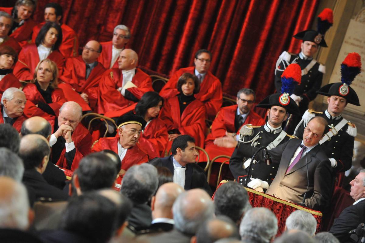 Giustizia, Alfano: "No alla gogna mediatica"