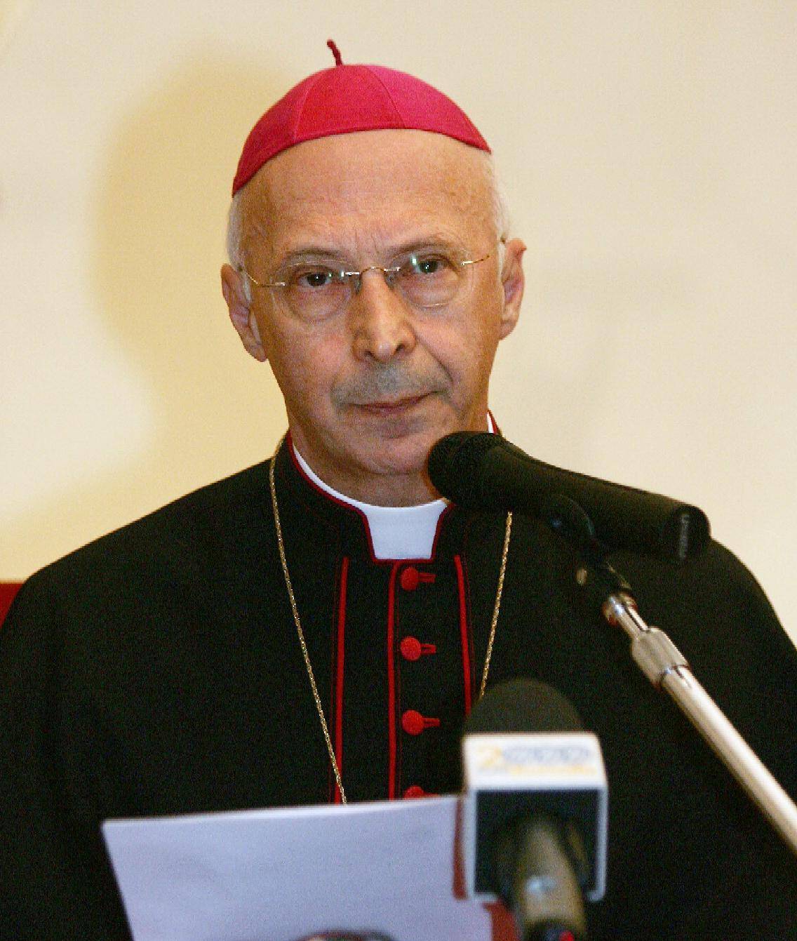 Il cardinale «Pochi fondi siamo allo stremo»