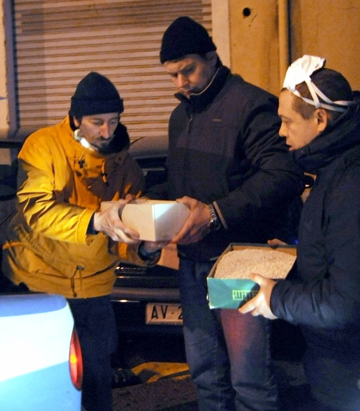 Giallo internazionale: in beneficenza 
uno zainetto con 12 chili di esplosivo