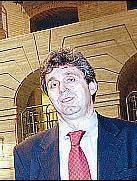 Ancona, le dimissioni farsa del sindaco
