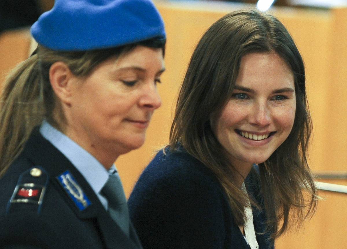 Delitto di Perugia 
Amanda: "Io innocente" 
In aula le amiche di Mez