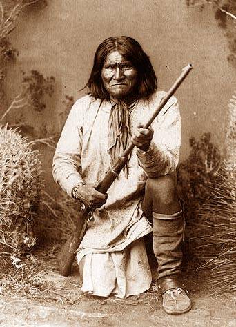 Geronimo, il capo Apache che difese la cultura pellerossa: diavolo o mistico?