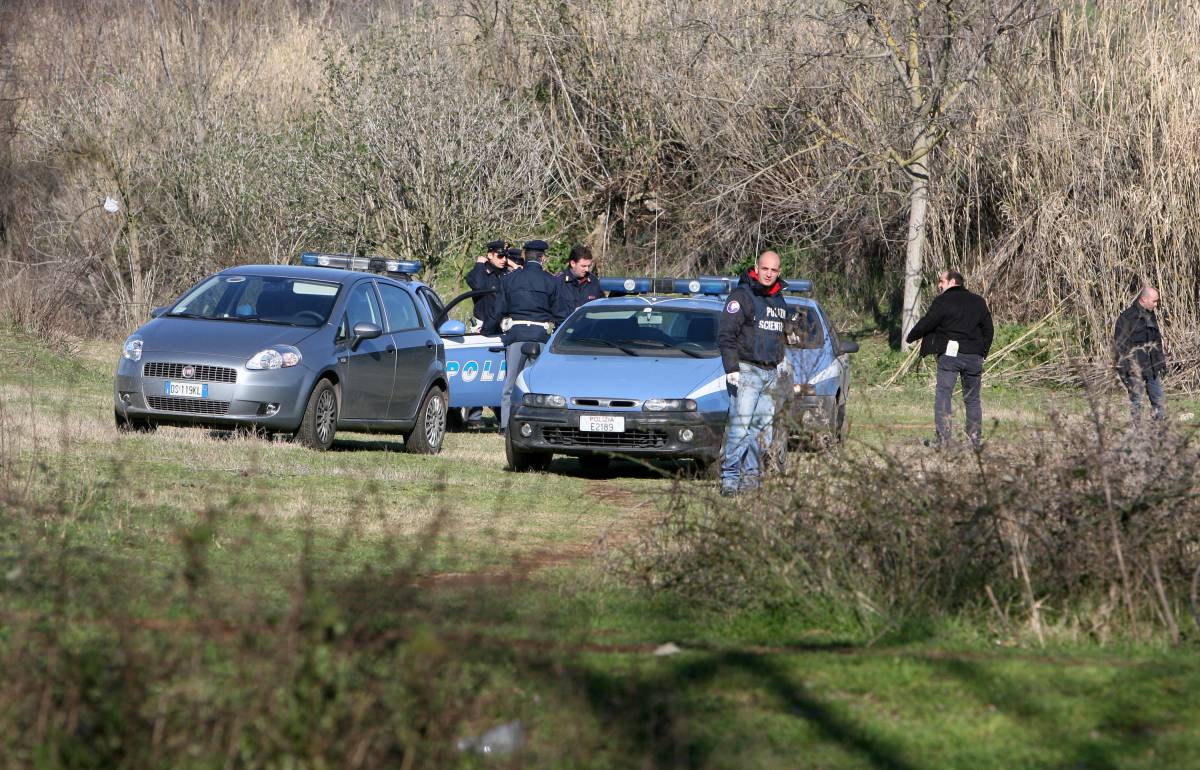 Roma, caccia ai due violentatori 
Alemanno: "No alle ronde fai da te" 
Il governo: ora decreto anti-stupri