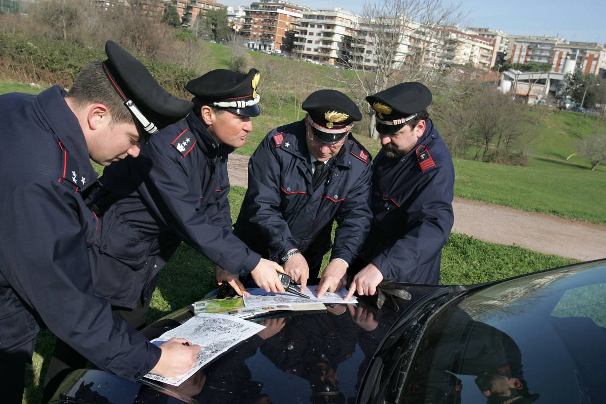 Caffarella, il cerchio si stringe su due romeni 
Maroni: "Carcere certo per gli stupratori"