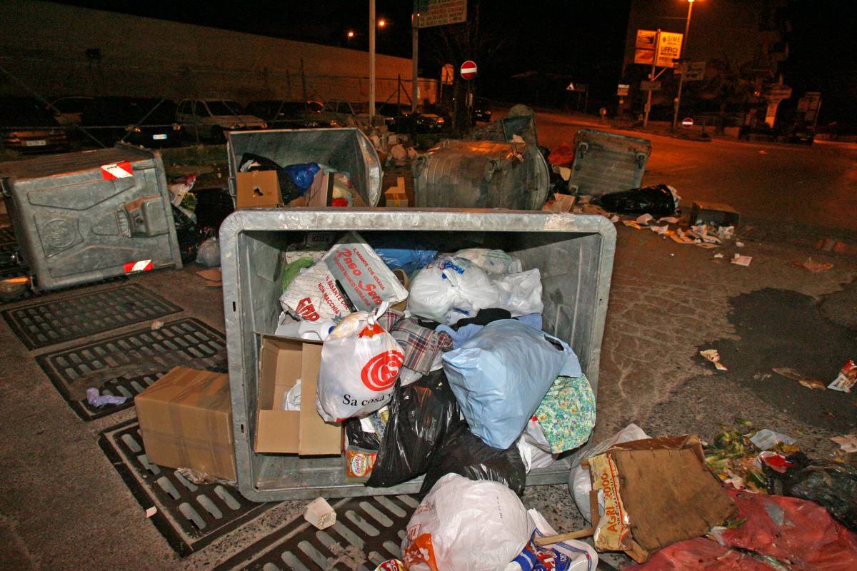 Aperta la discarica di Chiaiano: è subito protesta