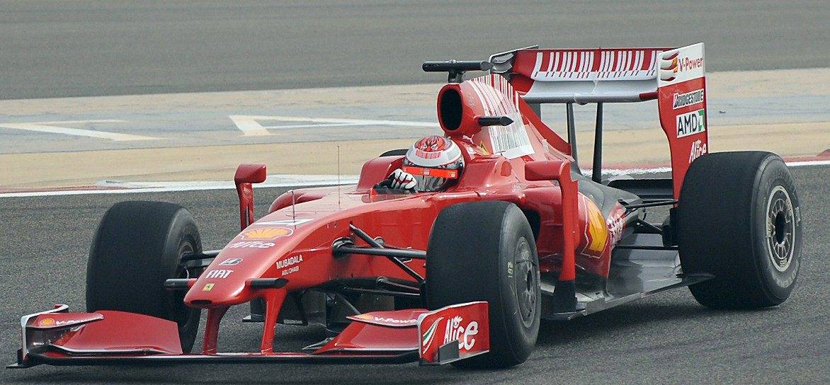Test in Bahrein, la Ferrari simula un intero Gp, ma c'è di nuovo un intoppo