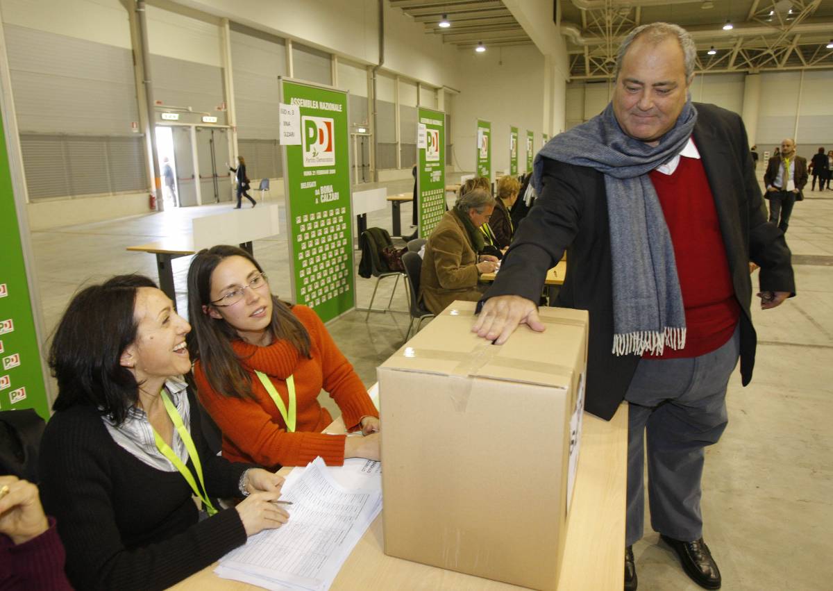 Platea decimata dal mal di pancia. "Ma se non ti allinei dai fastidio"